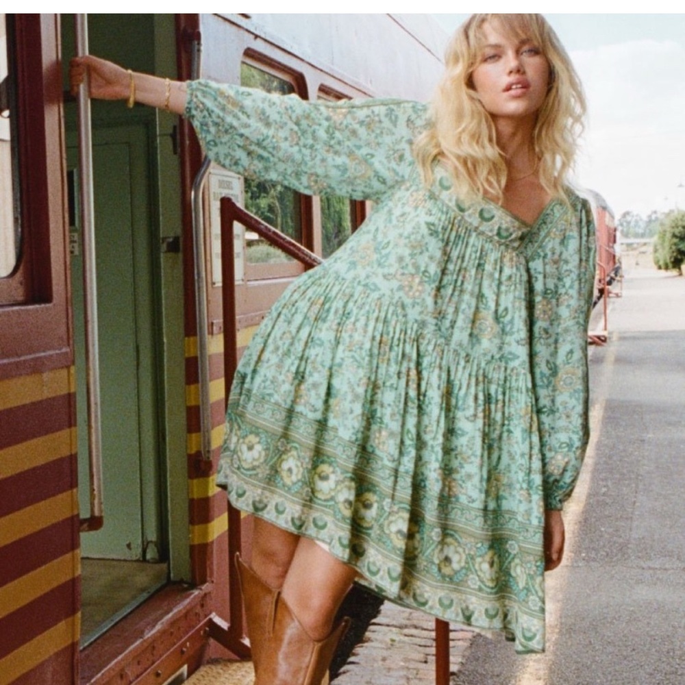 Floral Green folk song spell dress
